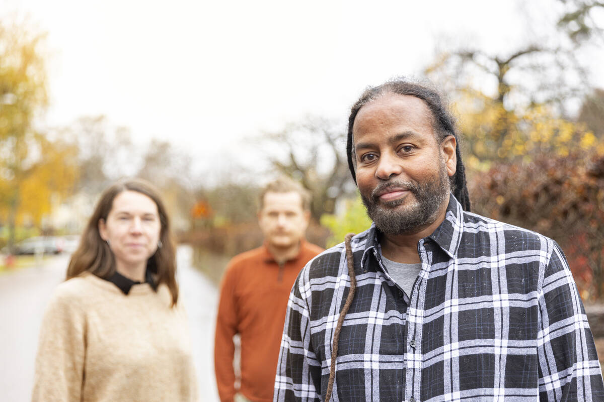 Tre goda kollegor i härliga höstfärger.