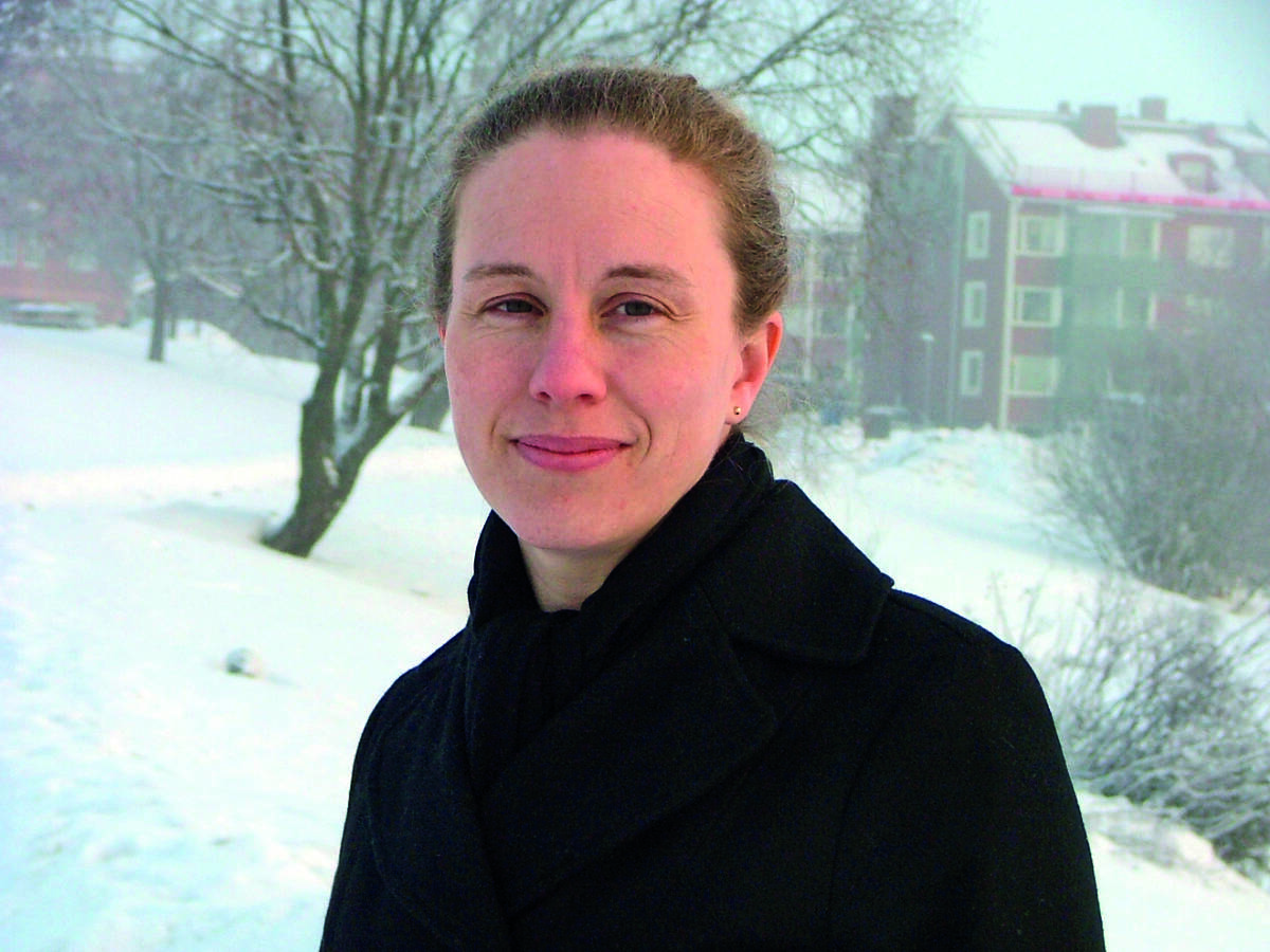 Intervjupersonen i ett vinterlandskap.