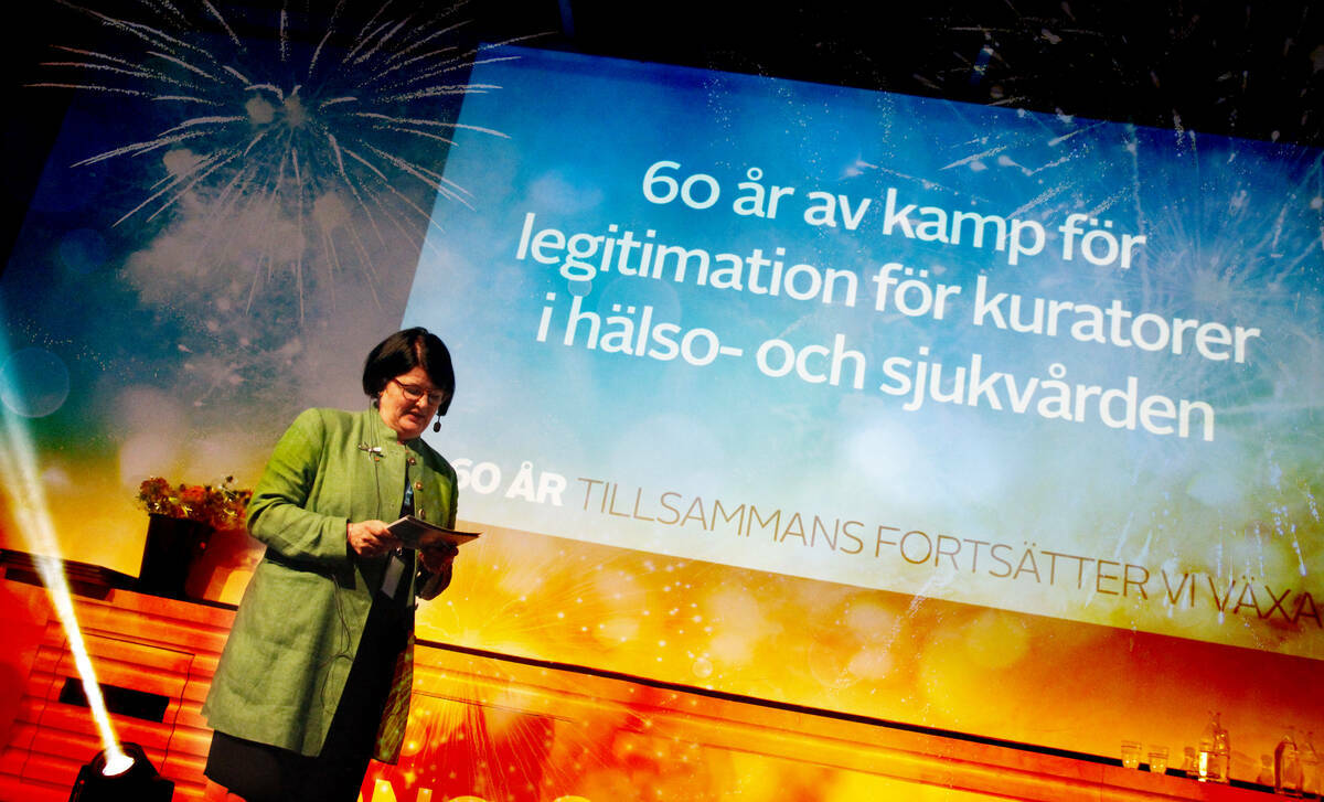 Förbundsordförande Heike Erkers firar att vi äntligen fått en legitimation för kuratorer.