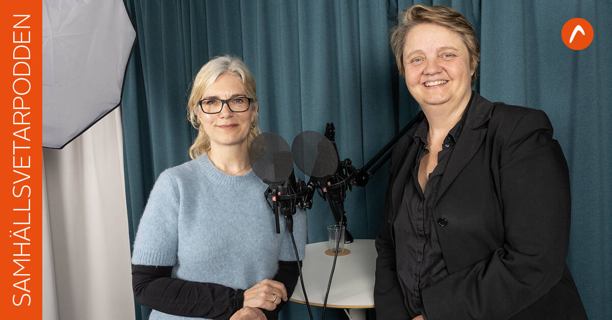 Två kvinnor i en studio