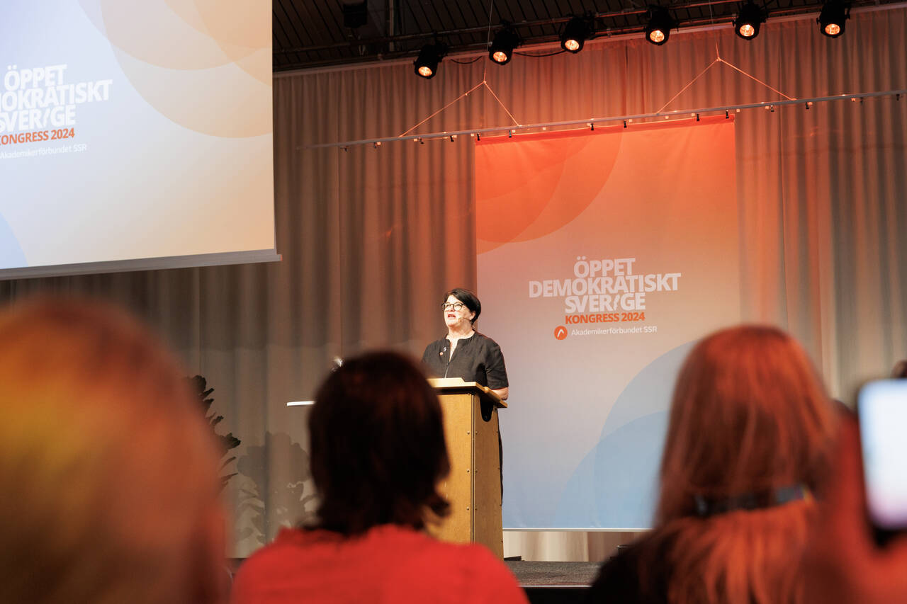 Heike Erkers, ordförande Akademikerförbundet SSR, inleder kongressen