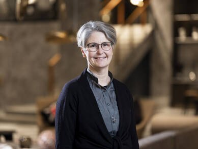 Porträttbild på Cecilia Söderström. Foto: Gustav Kaiser.